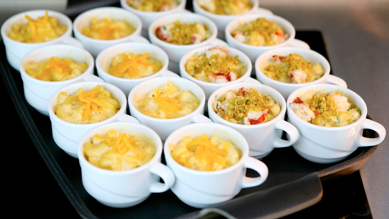 Disney Characters Temporarily Move for Dinner from Goofy's ...