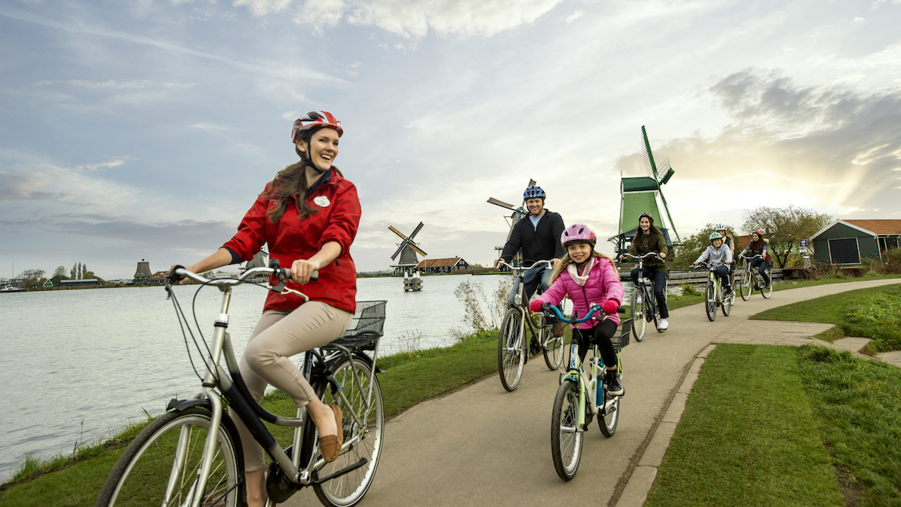 Families riding bikes through the Netherlands