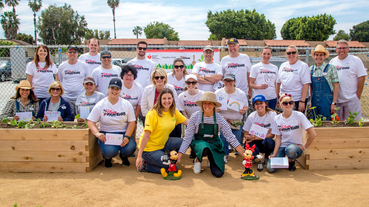 Disney Voluntears Help Build Second American Heart Ociation Disney Voluntears Help Build Second American Heart Ociation Teaching Garden In Anaheim