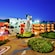 Uma estátua gigantesca de um dálmata guarda o pátio do Disney’s All Star Movies Resort