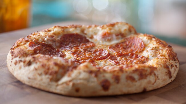 An individual size pepperoni pizza