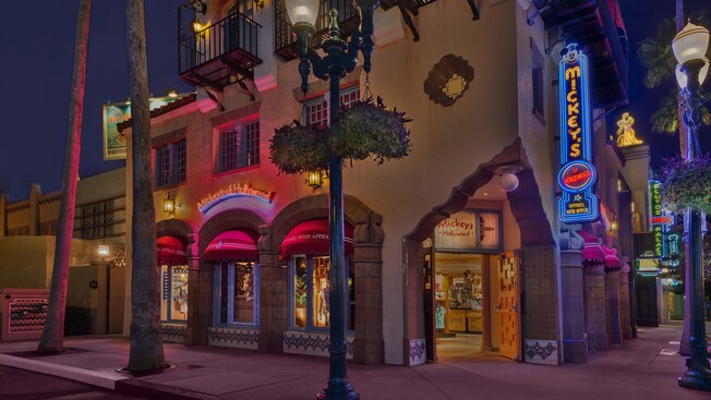 mickeys-of-hollywood-01.jpg