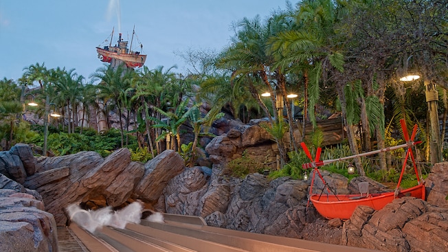 Three waterslides at Humunga Kowabunga with Mount Mayday and Miss Tilly in the background