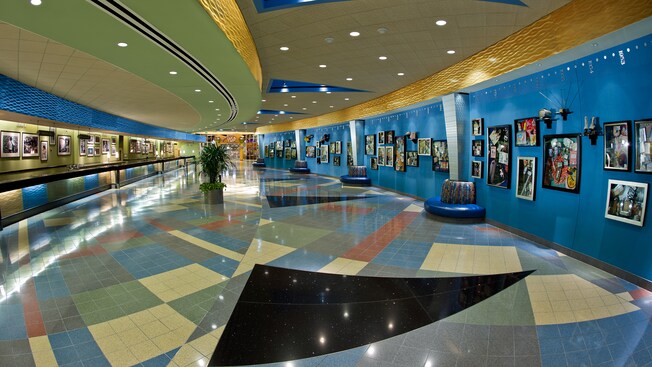 Hotel Disneys Pop Century Resort   Pop-century-resort-gallery02