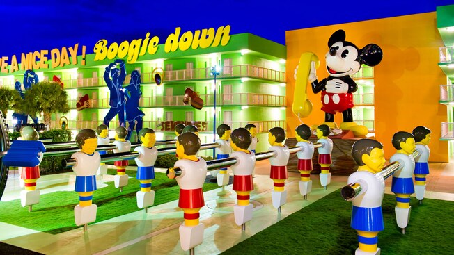 Hotel Disneys Pop Century Resort   Pop-century-resort-gallery05